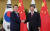 윤석열 대통령과 시진핑 중국 국가주석이 지난 15일(현지시간) 인도네시아 발리의 한 호텔에서 열린 한중 정상회담에서 악수하고 있다. 사진 대통령실