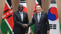 尹, 케냐 대통령과 정상회담 “동아프리카 물류 중심지…교류 협력 강화 희망” 