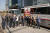 삼성이 23일 경기 수원 '삼성 디지털시티'에서 임원들의 기부로 제작된 헌혈버스 4대를 대한적십자사에 전달했다고 밝혔다. 사진은 기증된 삼성 헌혈버스 앞에서 기념 촬영하는 관계자들. 사진 삼성