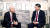 지난 2017년 1월 17일 스위스에서 열린 다보스 포럼에서 시진핑 중국 국가주석이 당시 조 바이든 미 부통령과 만났다. [신화통신=연합]