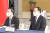 뤼루화(오른쪽) 시진핑 중국 국가주석 외교비서가 14일 인도네시아 발리 뮬리아 호텔서 열린 미·중 정상회담장에 마자오쉬(왼쪽) 외교부 제1부부장 옆에 배석했다. CC-TV 캡쳐