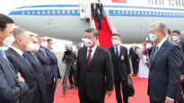 시진핑 32개월 만의 해외순방…카자흐 대통령, 공항까지 마중