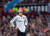 지난 6일 열린 잉글랜드 프리미어리그 경기 후 하늘을 바라보고 있는 크리스티아누 호날두. 맨 유 와 호날두는 22일 계약을 해지했다. [EPA=연합뉴스]