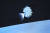 2020년 12월 3일 달 표면 위를 비행하는 무인 달 탐사선 창어(嫦娥) 5호의 상승기를 베이징우주통제센터(BACC)에서 촬영했다 [사진 신화통신]