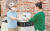 ‘잇츠온 샐러드’는 hy의 ‘프레시 매니저’가 원하는 장소로 무료 배송해준다. 냉장 카트 ‘코코’로 배송하기 때문에 신선한 것이 장점이다. [사진 hy]