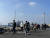 23일 오전 제주 우도에 도착한 관광객들이 배에서 내려 관광지를 향해 걸어가고 있다. 최충일 기자