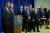 2012년 4월 4일, 백악관에서 버락 오바마 대통령이 스톡법안에 서명하기 앞서 의회 참석자들에게 소감을 말하고 있다. 미국 백악관