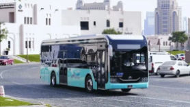 카타르 월드컵 현장 활보하는 대륙의 전기 버스
