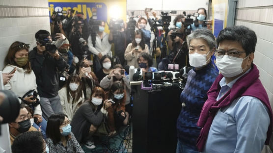 언론탄압 '쓰나미' 못 이겨…홍콩 3대 민주매체 모두 펜 꺾었다