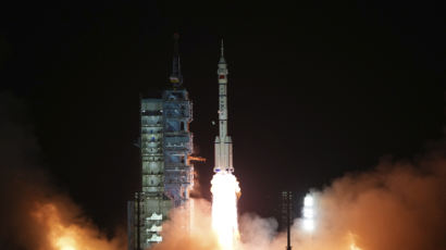 中 선저우 15호 발사…우주정거장 건설 마무리 단계