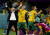 16년 만에 월드컵 16강에 진출한 호주 선수들이 기뻐하고 있다. 로이터=연합뉴스
