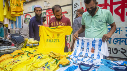 "일당 4900원으로" 외치다 해고…월드컵 뒷골목은 열악했다