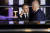 에마뉘엘 마크롱 프랑스 대통령(왼쪽)이 지난 30일(현지시간) 워싱턴DC에서 조 바이든 미국 대통령과 만찬을 한 후 식당을 나서면서 대화를 나누고 있다. [EPA=연합뉴스]