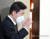 김진표 국회의장이 2일 오전 외부 일정을 마친 뒤 국회의장실로 들어가고 있다. 연합뉴스