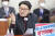 권성동 의원이 1일 서울 여의도 국회에서 열린 과학기술정보방송통신위원회 전체회의에서 의사진행 발언을 하고 있다. 뉴스1