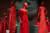 발렌티노의 컬러로 꼽을 수 있는 붉은색 의상을 입은 마네킹들. 사진 발렌티노