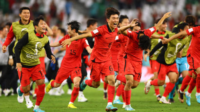 한국 16강 진출 평가한 외신 "월드컵 92년 역사에서 가장 격정적"
