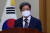 김명수 대법원장이 지난 2일 오후 서울 서초구 대법원에서 열린 전국법원장회의에서 인사말을 하고 있다. 뉴스1