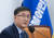 김성환 더불어민주당 정책위의장이 6일 오전 서울 여의도 국회에서 열린 기자간담회에서 발언을 하고 있다. 뉴스1