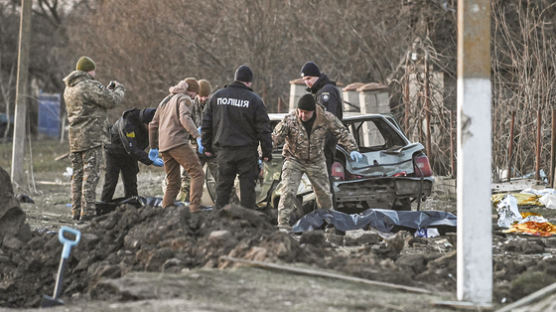 러시아, 우크라 전역에 미사일 70여발 쏟아부어…최소 2명 숨져 