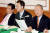 글로벌 금융위기 직후인 2008년 11월 13일 국회에서 열린 정책포럼에서 이규성 전 재정경제부 장관(오른쪽)이 강연하고 있다. [중앙포토]