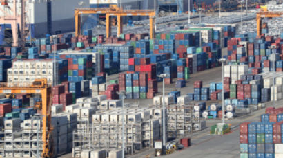 흔들리는 한국 수출, 주요 20개국 중 수출 3번째로 많이 줄어