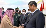 사우디 도착한 시진핑 ”아랍 세계에 대한 최대 규모 외교 활동”