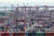지난 5일 오후 부산 남구 부산항 용당부두에 컨테이너들이 쌓여있다. 뉴스1