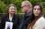 2022년 5월 4일 폴 휠런의 가족인 엘리자베스 휠런(왼쪽 끝)이 죄수 맞교환을 통해 러시아에서 본국으로 돌아온 미국인 트레버 리드의 가족들을 바라보고 있다. AP=연합뉴스 
