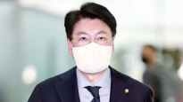의원모임·포럼·산악회…'3각 편대' 장제원, 최근 의미심장 발언