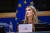 지난 7일 그리스 정치인이자 유럽의회 부의장인 에바 카일리가 브뤼셀에서 열린 유럽 도서상 시상식에서 연설하고 있다. AFP=연합뉴스