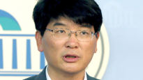 "강제추행, 아닌건 아니다" 박완주…경찰은 더 센 죄 적용했다