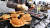  지난 11월 10일 오후 서울 종로구 광장시장 내 붕어빵 가게에서 붕어빵을 굽고 있다. 연합뉴스