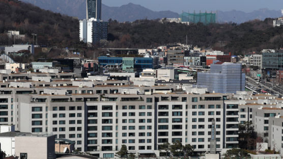IMF "한국 집값 하락 위험, 코로나 전보다 10%p 악화 전망"