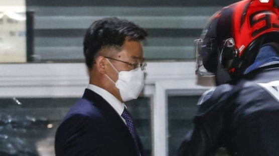 대장동 수익 260억 은닉 혐의…'헬멧남' 최우향·이한성 구속 
