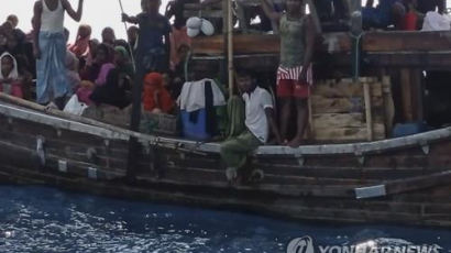 표류 중이던 로힝야족 난민 104명, 스리랑카 해군이 구조