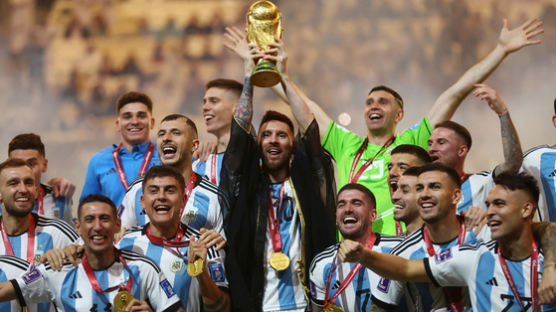 "심장마비 올 뻔"…월드컵 '미친 결승전' 세계가 흥분했다