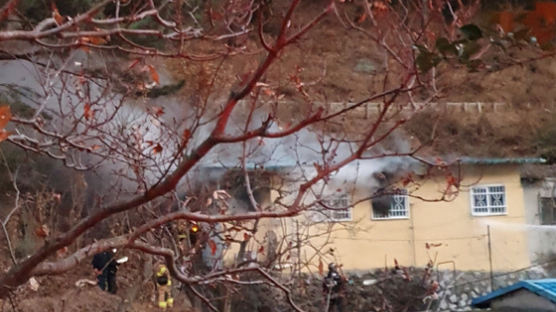 부산 연제구 단독주택 화재… 80대 거주자 연기 흡입 경상