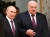 블라디미르 푸틴 러시아 대통령과 알렉산드르 루카셴코 벨라루스 대통령이 19일(현지시간) 벨라루스 민스크에서 열린 정상회담에서 대화를 나누고 있다. 타스통신=연합뉴스