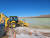 아르헨티나 살타 주(州)에 위치한 포스코의 리튬 염호 '옴브레 무에르토' 내 폰드에서 공사 차량이 작업을 벌이고 있다. 이희권 기자