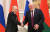 블라디미르 푸틴 러시아 대통령과 알렌산드르 루카셴코 벨라루스 대통령이 정상회담을 갖고 양국 협력방안에 대해 논의했다. 로이터=연합