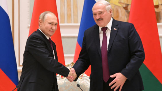 푸틴, 벨라루스 흡수설에 “의미 없는 일…관심 없다”