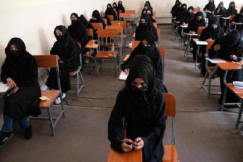 본색 드러낸 탈레반…"아프간서 여성 대학교육 전면중단"