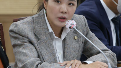 ‘닥터카’ 신현영, 이태원 국조 특위 사퇴…남편 동승도 논란