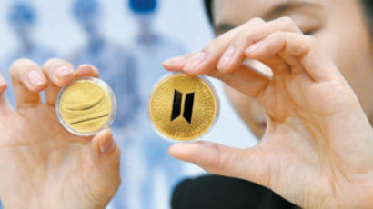 [시선집중] ‘방탄소년단 데뷔 10주년 공식 기념메달’ 국내·외에서 동시에 출시