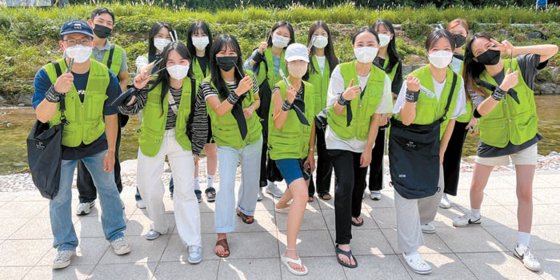 올해 기후위기 대응 활동에 참여한 자원봉사자는 156만 명에 달했다. 플로깅 활동에 참여한 노원구 자원봉사자 모습. [사진 한국중앙자원봉사센터]