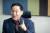 임형규 전 삼성전자 사장이 서울 강남구 대치동 사무실에서 삼성전자의 반도체 기술 발전의 역사를 설명하고 있다. 장진영 기자