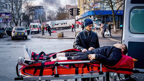 크리스마스 이브에 우크라 포격한 러시아…"최소 10명 사망"