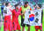 카타르월드컵에서 한국의 16강행을 이끈 직후 동료들과 함께 기뻐하는 김민재(오른쪽 두 번째). 연합뉴스