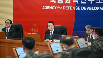 尹, 北무인기 위협에 엄중 경고 "압도적 우월한 전쟁 준비해야"